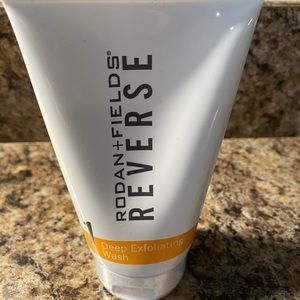 Rodan & Fields Reverse Deep Exfoliating wash